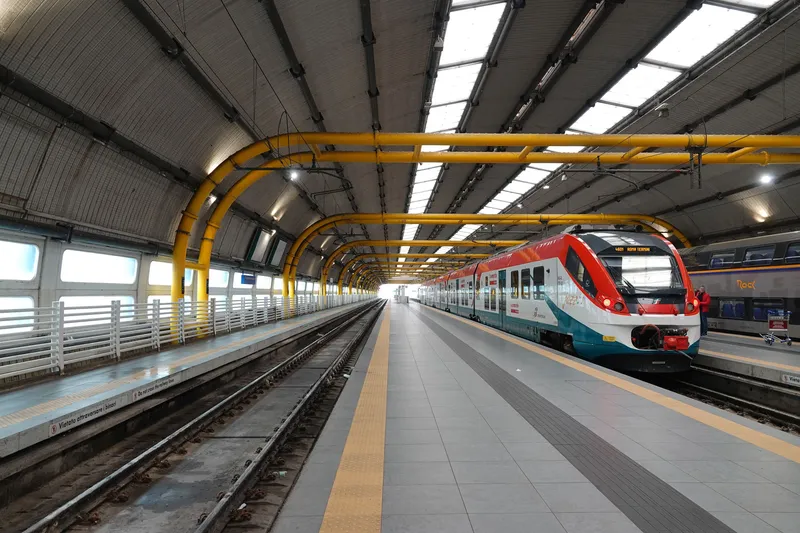 A Leonardo express at Fiumicino Aeroporto station, its display reading "4601 ROMA TERMINI"