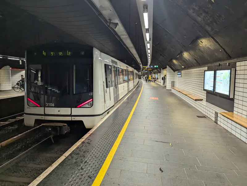 An MX3000, the metro's standard train. There are no gates on the platform - your ticket has to be valid by the time you are standing here.