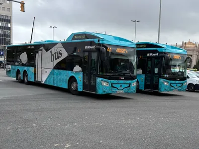 An Aerobús A1 heading to the airport; the front display reads AEROPORT TERMINAL T1.